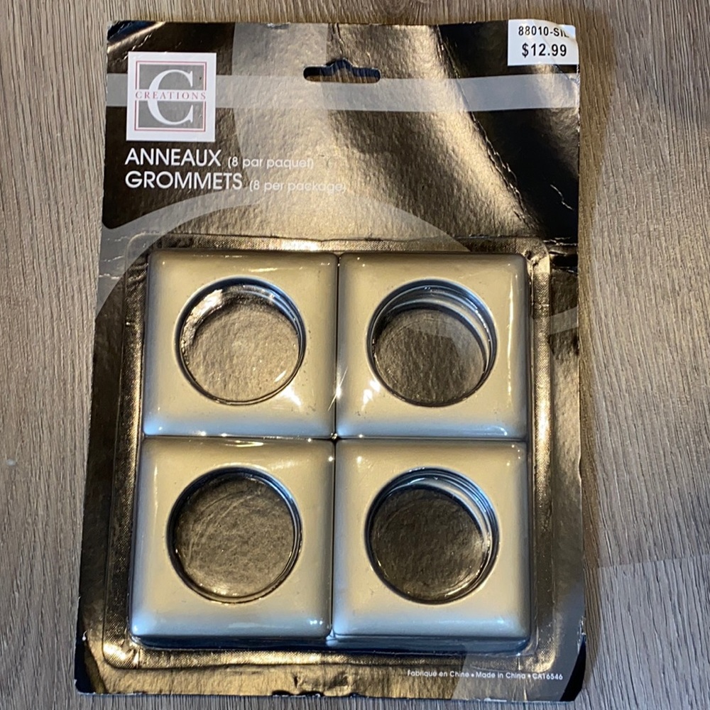 Squares grommets silver